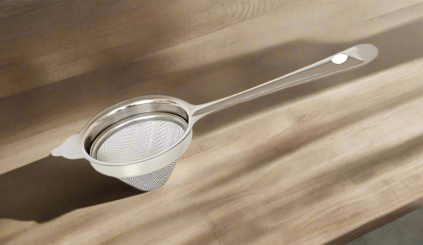 Stainless Steel Conical Shape Gold Tea Strainer/Chalni