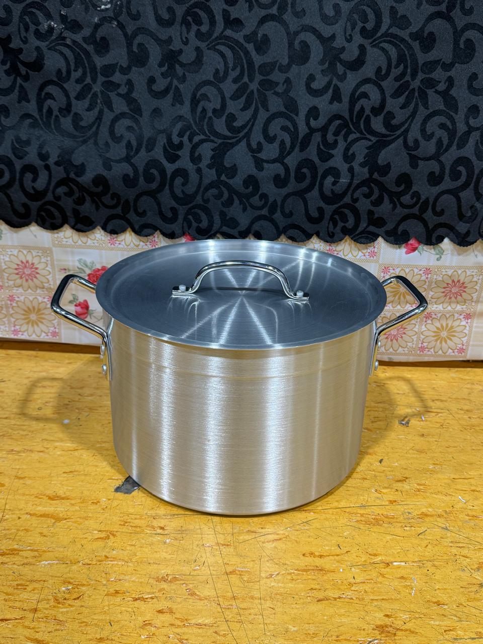 Aluminum Pots with Lids 25CM - 34CM Commercial/Domestic