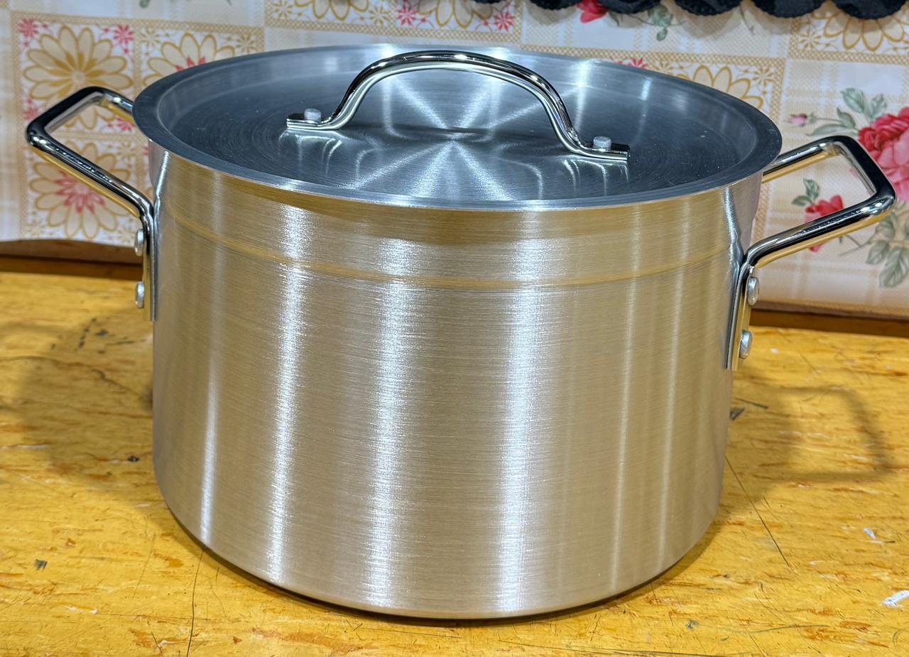 Aluminum Pots with Lids 25CM - 34CM Commercial/Domestic